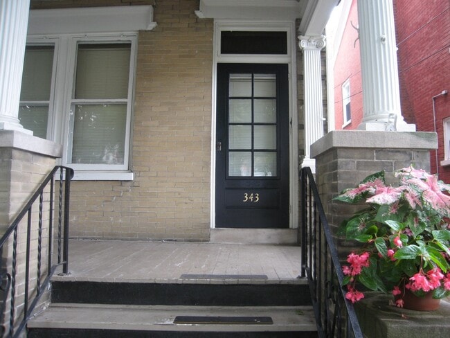 Building Photo - 343 College Ave Unit 1