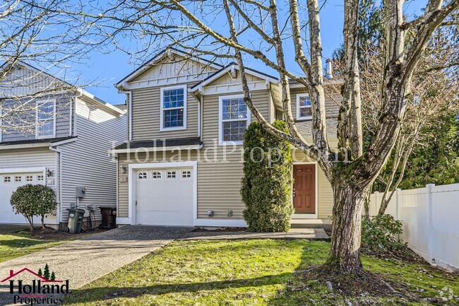 Building Photo - Cozy Two-Level Home in Hillsboro with a Fe...