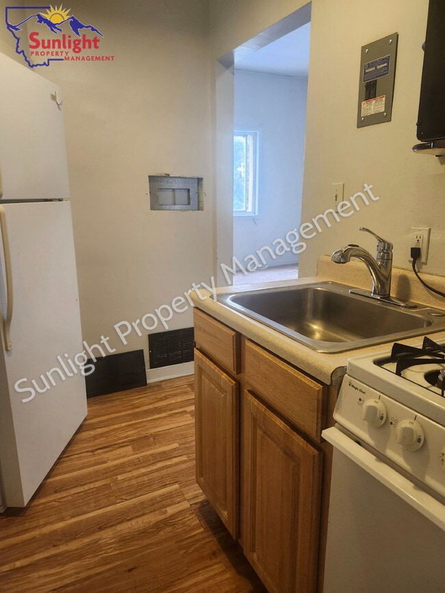 Photo - 105 E Main St Unit 1