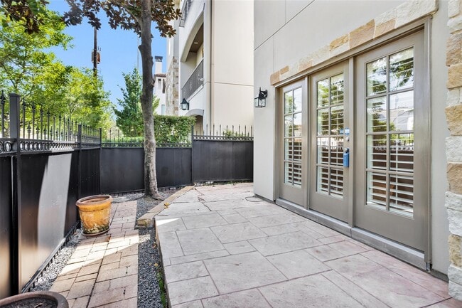 Photo - 2101 Elmen St