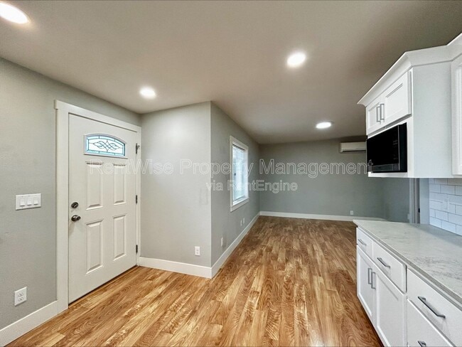 Photo - 3424 Clay St