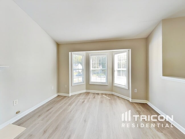 Photo - 2979 Rolling Ln