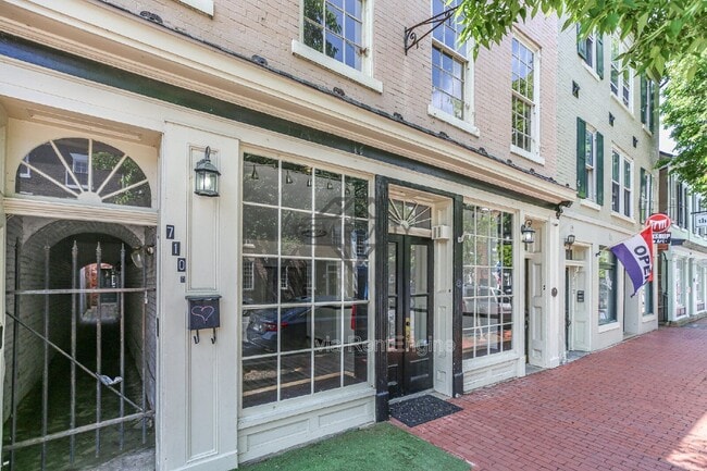 Photo - 710 Caroline St Unidad D