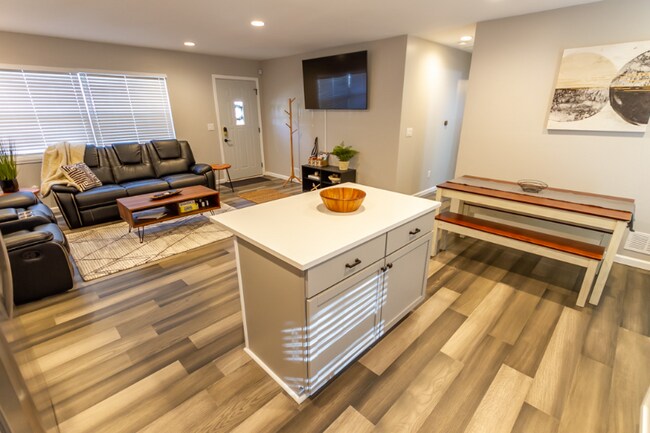 Photo - 919 Palmer St