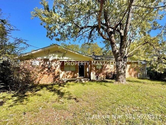Building Photo - 3300 Lilac St