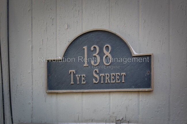 Photo - 138 Tye St SE Unit 3