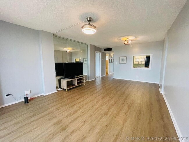 Photo - 109 Royal Pk Dr Unit 4D