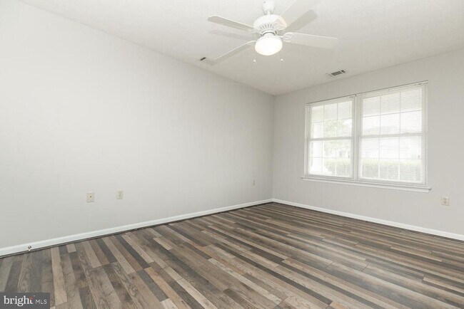 Photo - 106 Butterscotch Ct