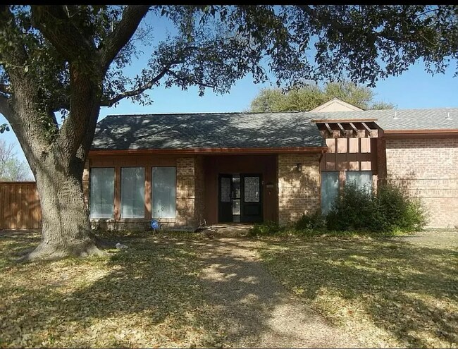 Photo - 3605 Tennis Pl House