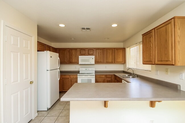 Photo - 15122 W Polk St