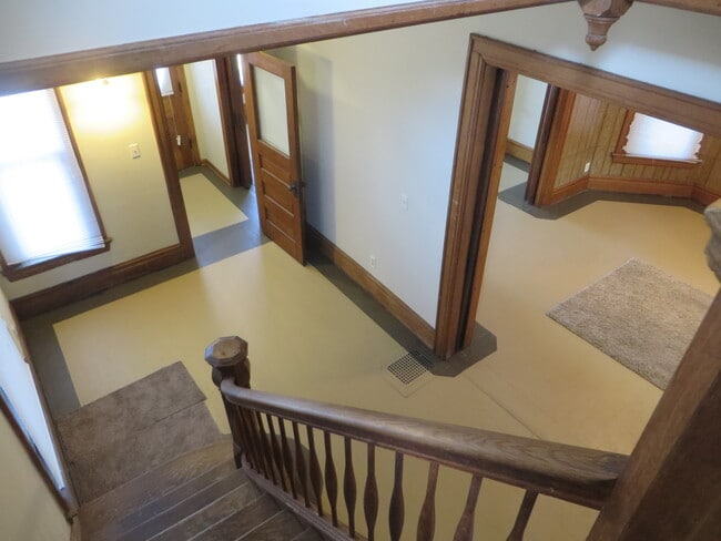 Photo - 5 Bedroom Home in the very core of Downtown (West Central, Downtown)