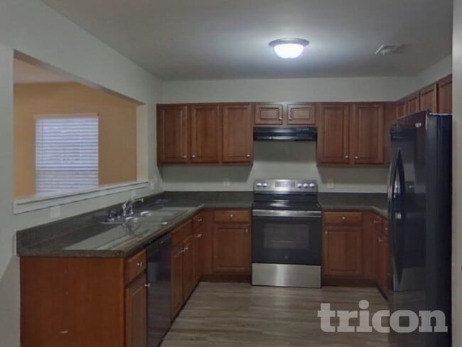 Photo - 253 Aershire Ct