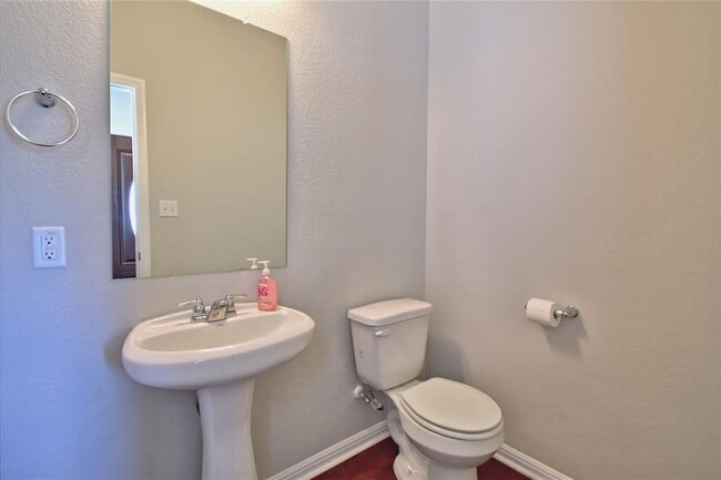 Photo - 317 Clearlake Dr