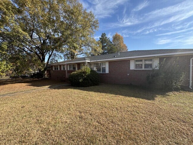 Building Photo - 104 Biltmore Terrace