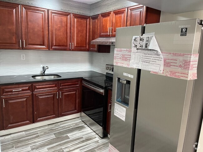 Building Photo - 240 Raritan Ave Rental