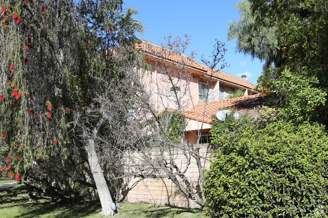 Photo - Peppertree Court Apartments