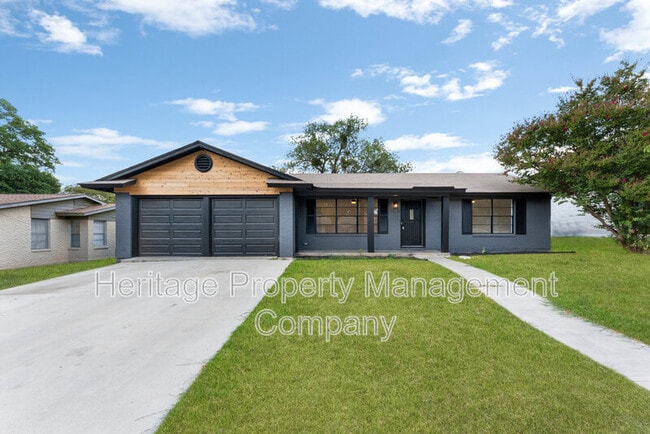 Building Photo - 4407 Bikini Dr