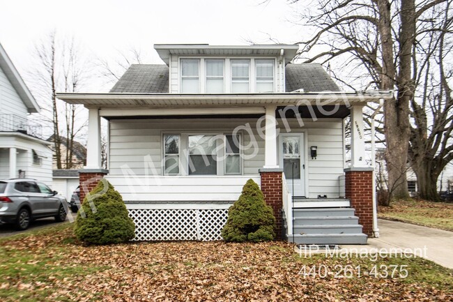 Classic & Charming 2+BD Home in Euclid - Classic & Charming 2+BD Home in Euclid