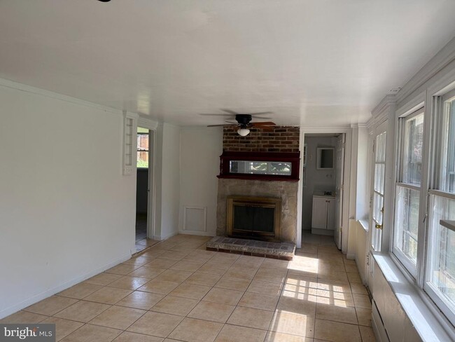 14212 Fisher Ave