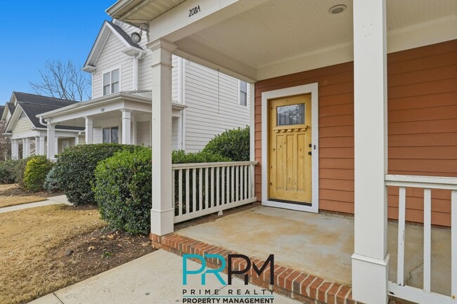 Photo - 208 A Anderson St