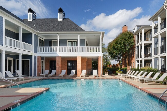 Photo - Island Park/Harbor Town Square