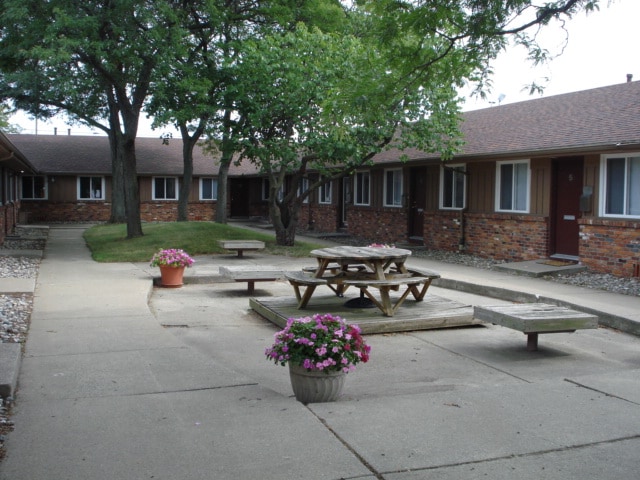 Photo - 1955 S Reynolds Rd