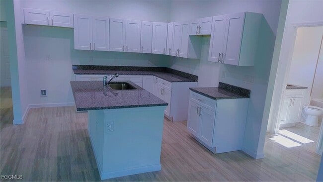 Photo - 927 Bolivia Dr