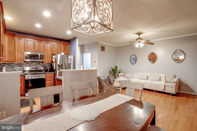 8 Peppermint Dr