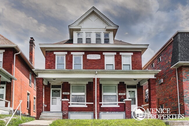 Photo - 2166-2168 Summit St Townhome