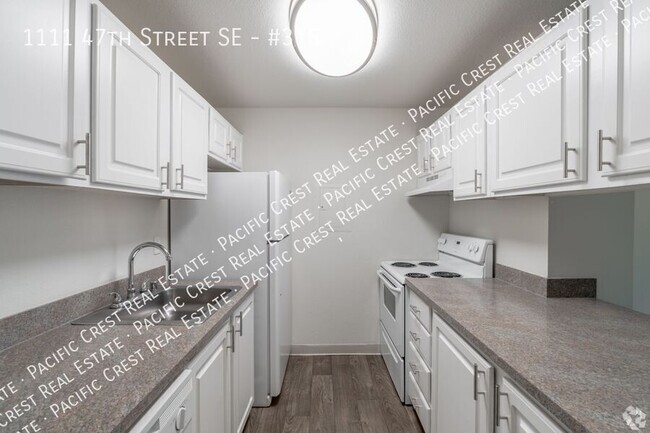 Building Photo - Spacious One Bedroom/ Private Patio/ Washe... Unit #315 Rental