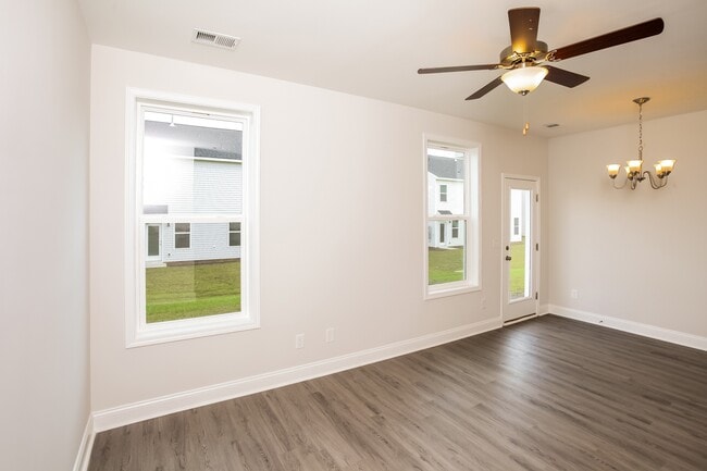 Photo - 122 Sidney Walk Ln