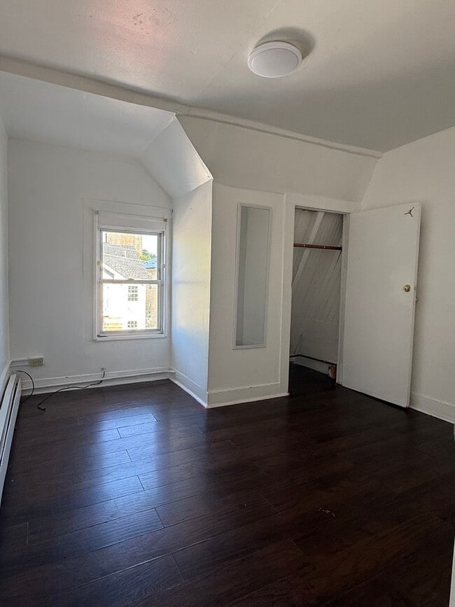 Building Photo - 115 Oraton St Unit 3