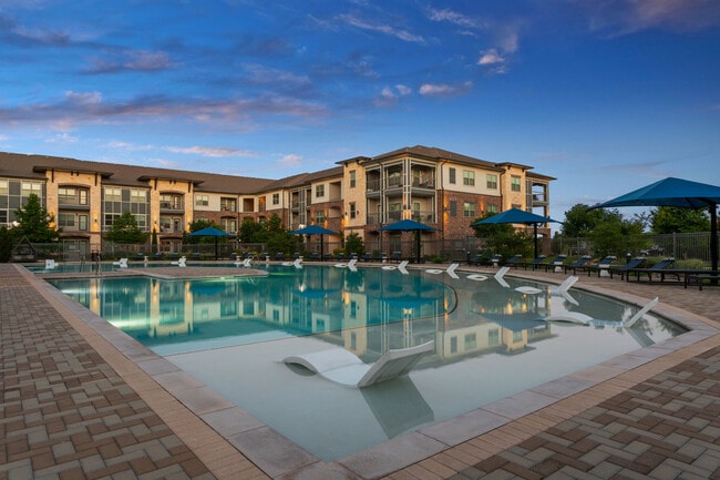 Make every day feel like a resort day - Alleia at Presidio