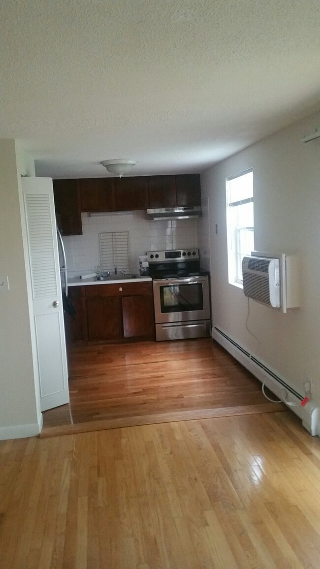 1538 Eastern Ave Unit 4