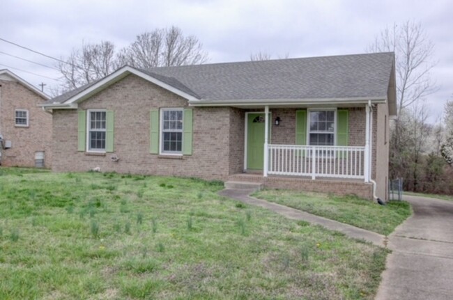 Renovated All Brick Ranch on Unfinished Ba... - Renovated All Brick Ranch on Unfinished Ba... Casa