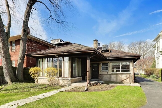 Photo - 545 Thatcher Ave