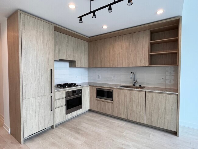 Building Photo - 330 W Grand Ave Unit Jr 2 bed Rental
