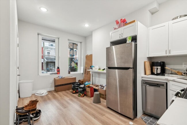 Photo - 649 N 33rd St