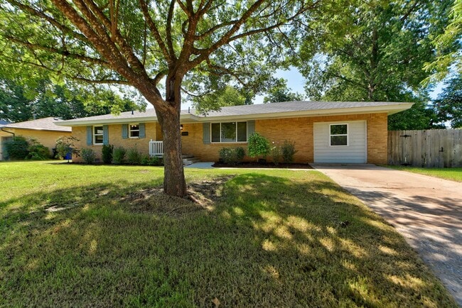 Photo - Fully Renovated 4 Bed, 2 Bath Just Minutes from Campus