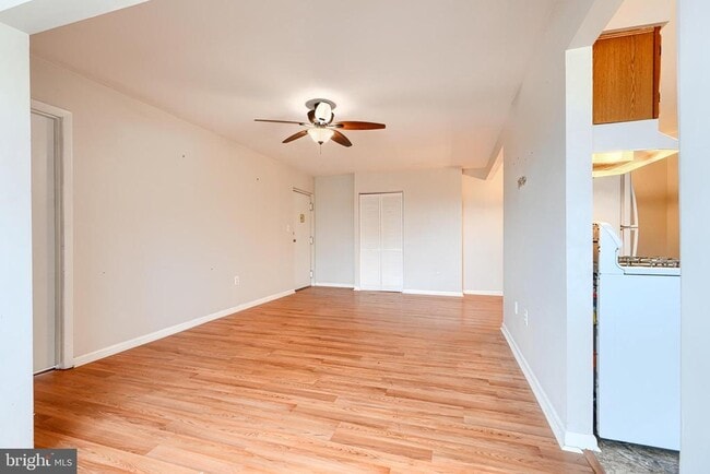 Building Photo - 130 Royal Oak Dr Unit 130-L