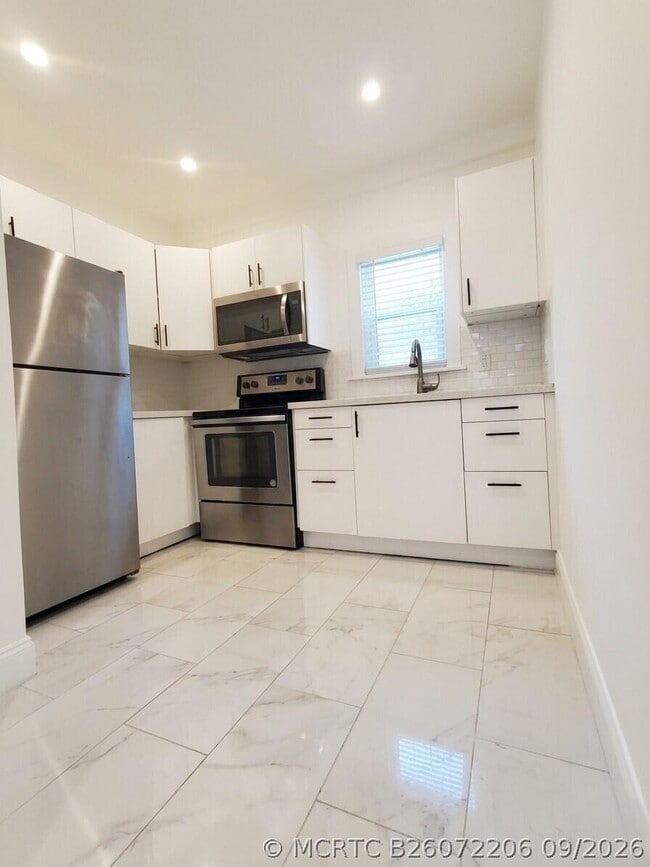 1407 SE 2nd St Unit C