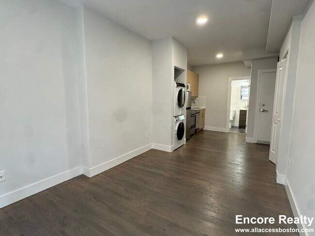 274 Newbury St Unit 1