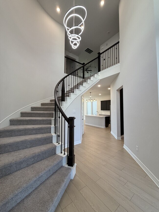 Photo - 368 Mallorn Ln