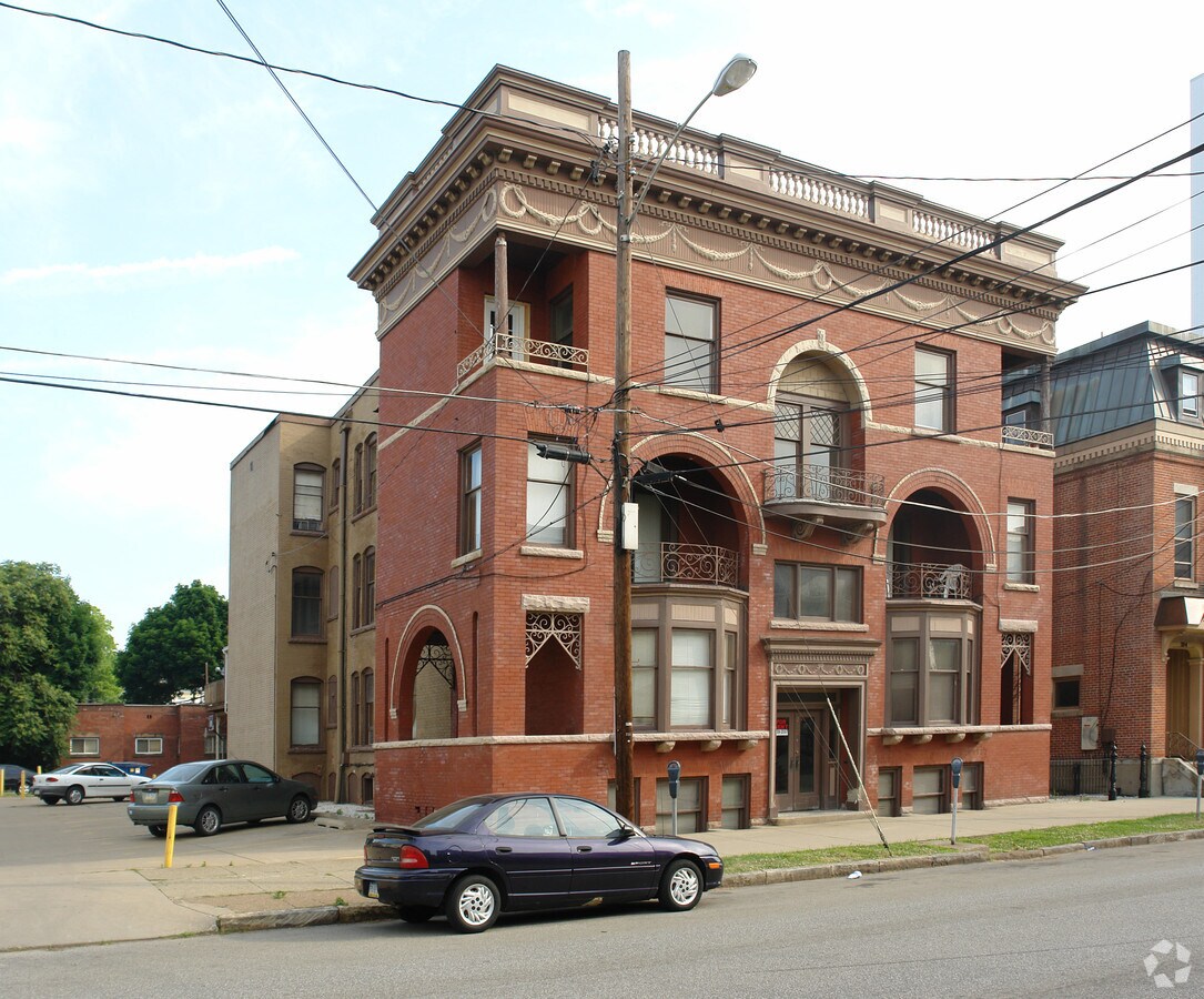 West 8th Street Apartments - West 8th Street Apartments