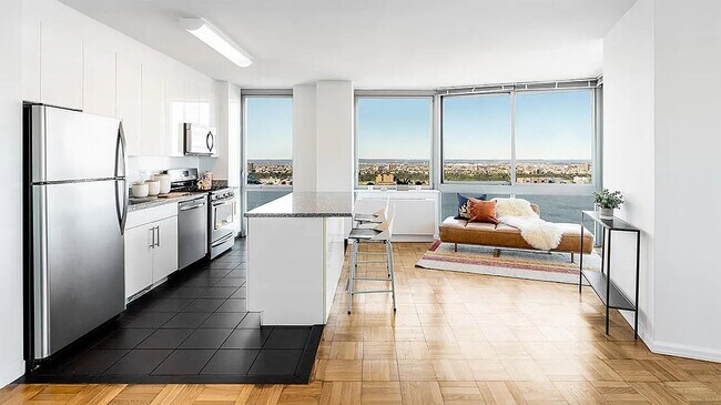 505 W 37th St Unit 906