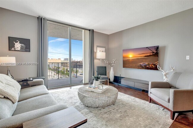 Building Photo - 140 S Dixie Hwy Unit 619