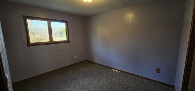 Photo - 2020 Crosstown Blvd NE