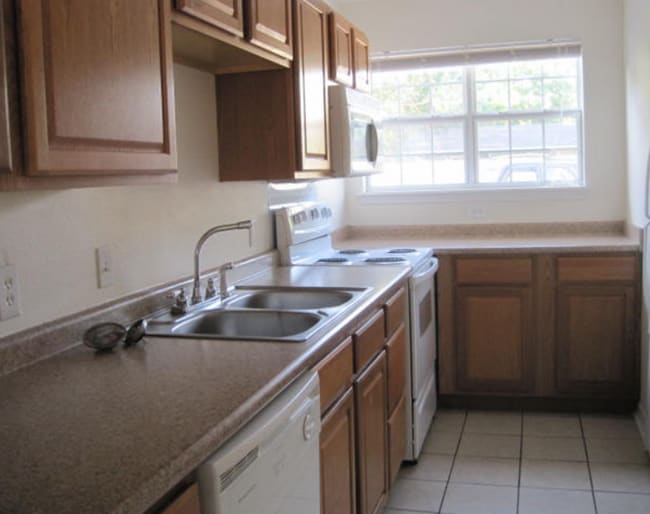 Chateau Tourraine Apartments