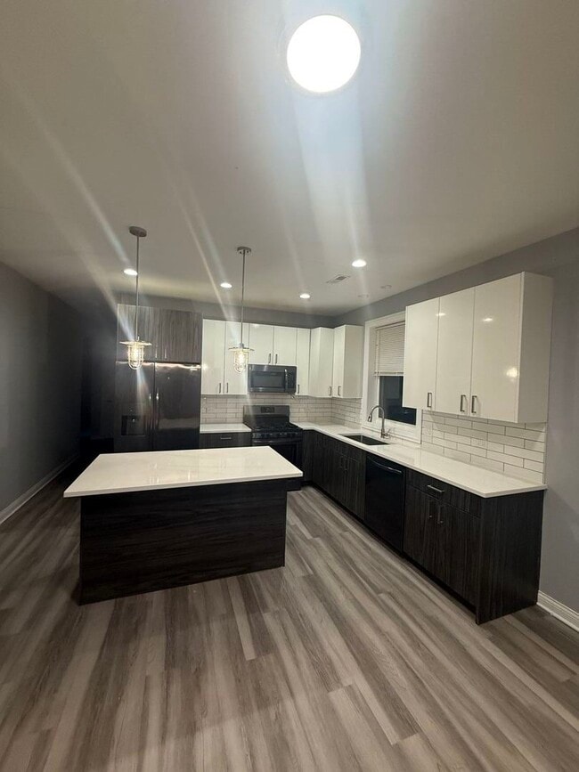 Photo - 4525 S Prairie Ave