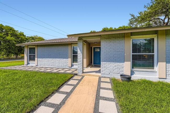 Photo - 10815 Lambert Cir